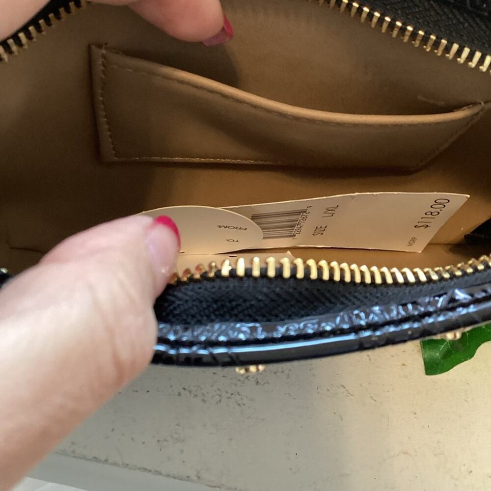 MICHEAL KORS PATENT LEATHER BLACK BELT BAG NEW - Picture 5 of 5